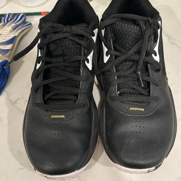 Under Armour Boys Basketball Sneakers 6Y - Picture 4 of 4